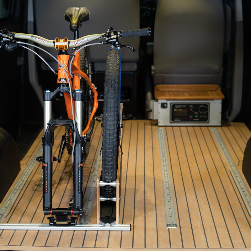 600mm Screw Down Single Slot Rail  + (1)Fork Mount + (1)Wheel Holder