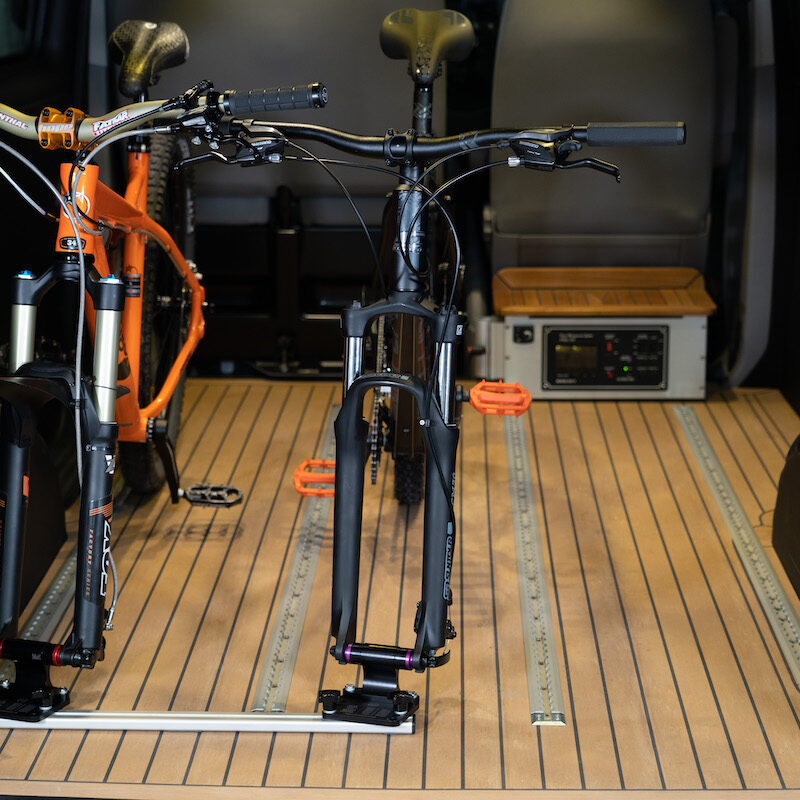 600mm Screw Down Single Slot Rail + (2)Fork Mounts + (2)Offset Plates