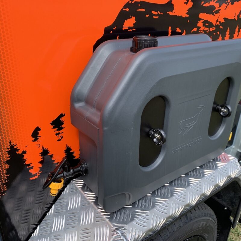 1 x Front Runner - PRO Water Tank with Tap / 20L + Universal Side Mount